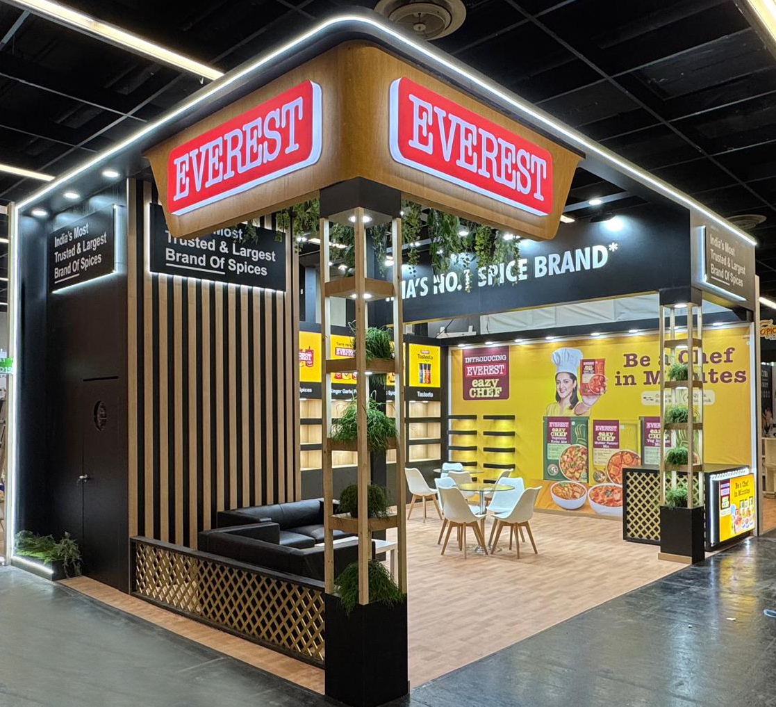 Custom trade show booth by Silverline. Everest at IEEE, view 1