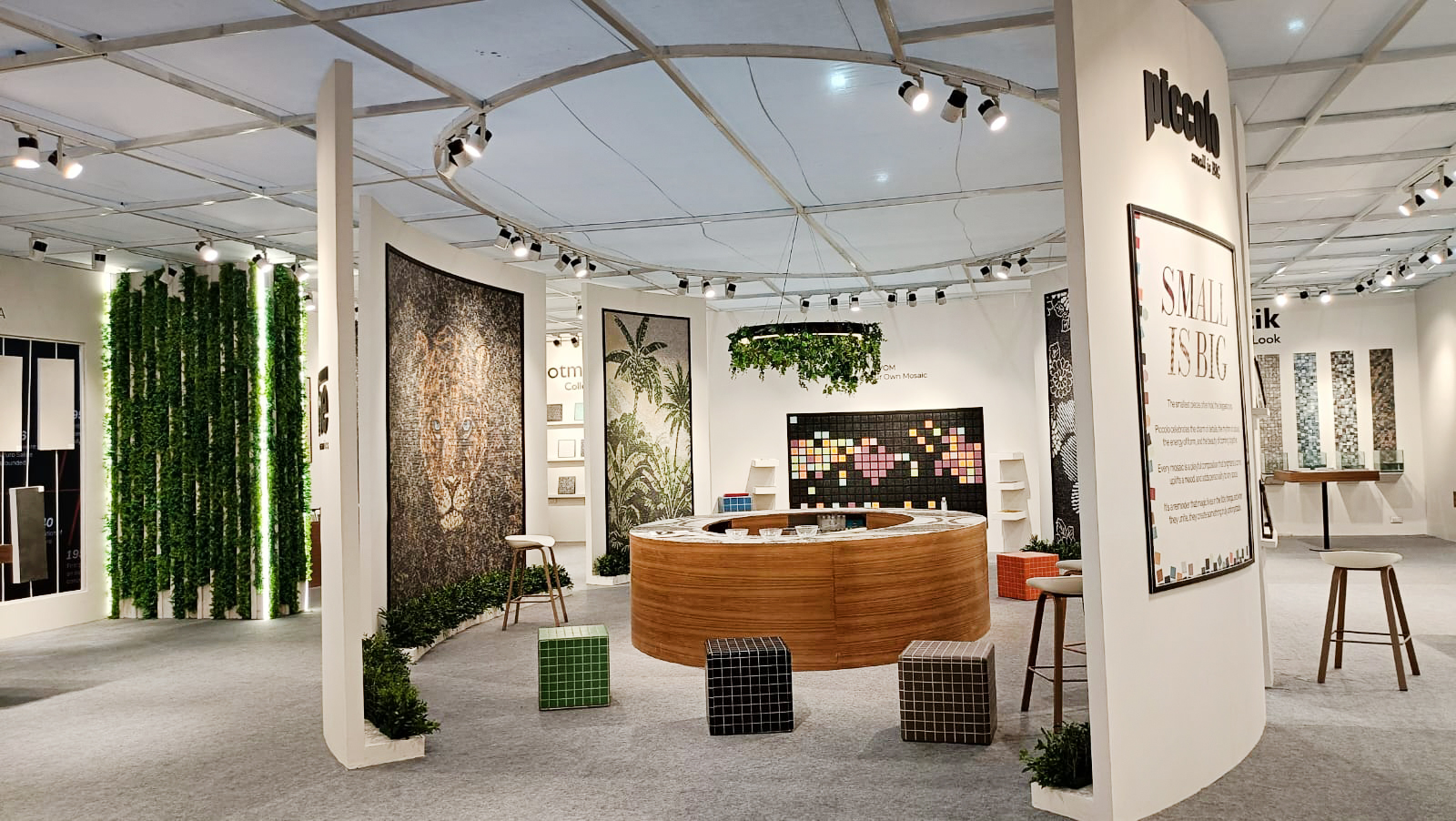 Project Management & Fabrication. Custom trade show booth by Silverline